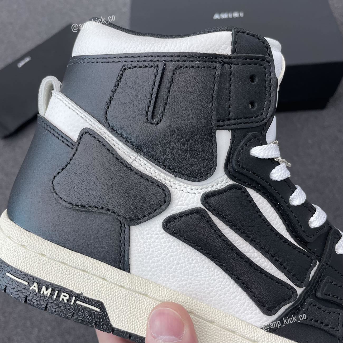 A M I R I Skel Top High Leather Sneakers Black White Anpkick Mfs002 004 (2) - www.newkick.org