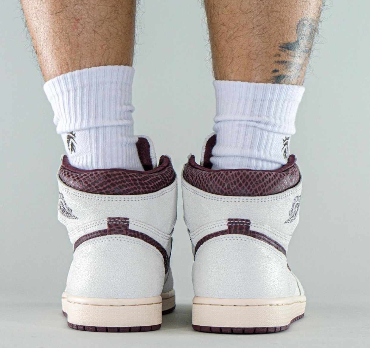 A Ma Maniere Air Jordan 1 High Og Sail And Burgundy Do7097 100 On Feet (6) - www.newkick.vip A Ma Maniere Air Jordan 1 High Og Sail And Burgundy Do7097 100 On Feet (6) - www.newkick.vip