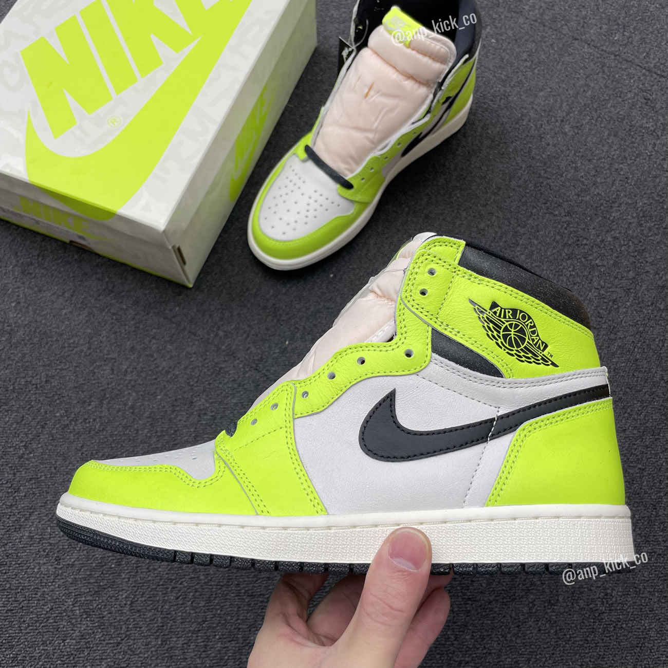 Air Jordan 1 Retro High Og Anpkick Volt Black Sail 555088 702 (1) - www.newkick.org Air Jordan 1 Retro High Og Anpkick Volt Black Sail 555088 702 (1) - www.newkick.org