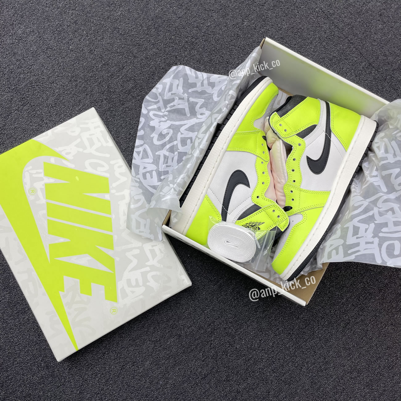Air Jordan 1 Retro High Og Anpkick Volt Black Sail 555088 702 (12) - www.newkick.org Air Jordan 1 Retro High Og Anpkick Volt Black Sail 555088 702 (12) - www.newkick.org