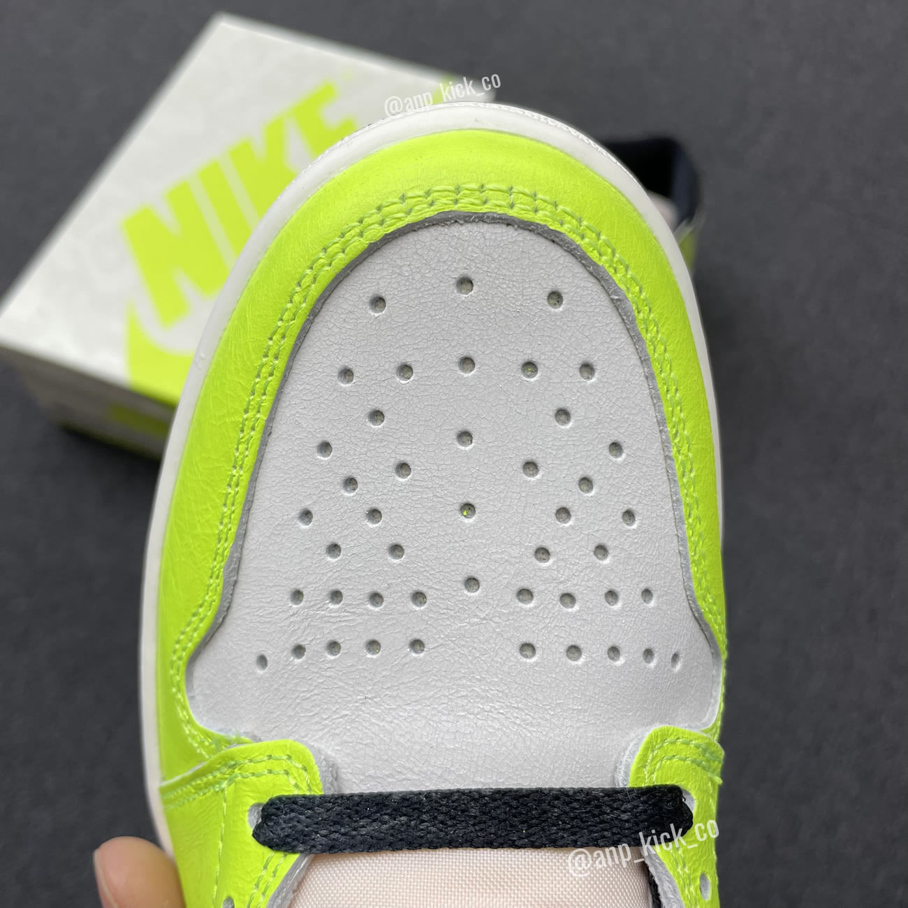 Air Jordan 1 Retro High Og Anpkick Volt Black Sail 555088 702 (4) - www.newkick.org Air Jordan 1 Retro High Og Anpkick Volt Black Sail 555088 702 (4) - www.newkick.org