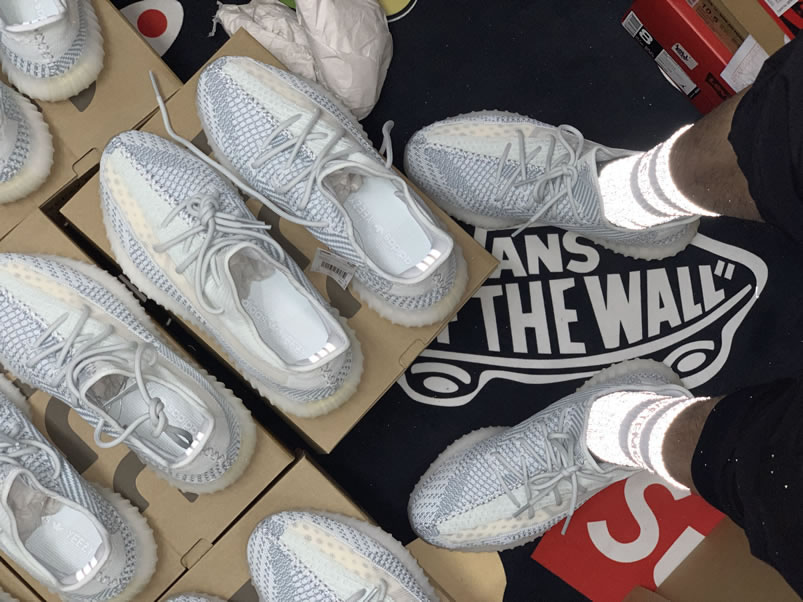 Adidas Yeezy Boost 350 V2 Cloud White Non Reflective Anpkick On Feet Fw3043 (3) - www.newkick.org Adidas Yeezy Boost 350 V2 Cloud White Non Reflective Anpkick On Feet Fw3043 (3) - www.newkick.org