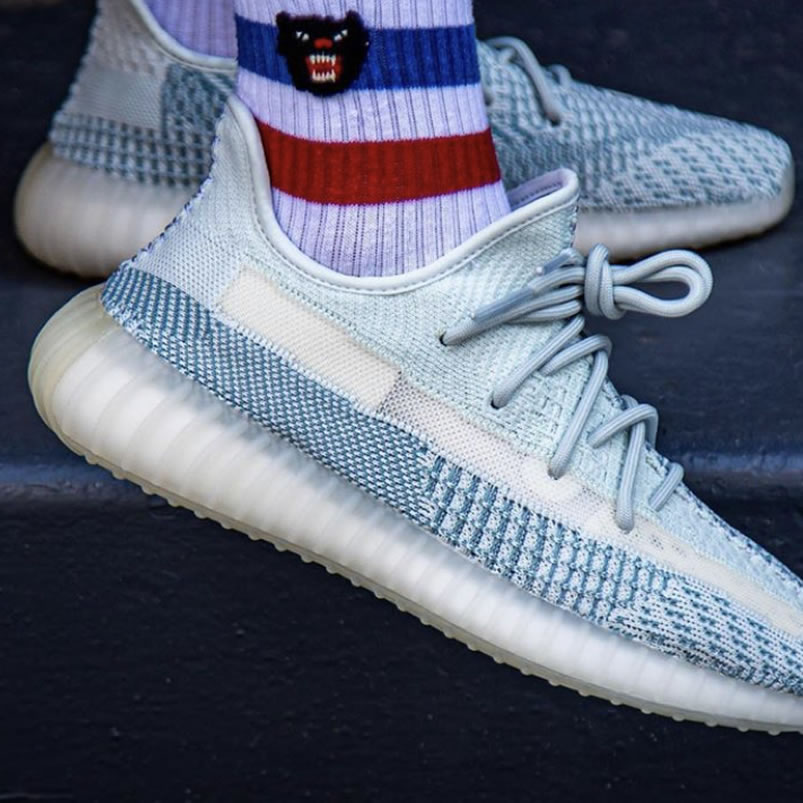 Adidas Yeezy Boost 350 V2 Cloud White Non Reflective On Feet Fw3043 (6) - www.newkick.org Adidas Yeezy Boost 350 V2 Cloud White Non Reflective On Feet Fw3043 (6) - www.newkick.org