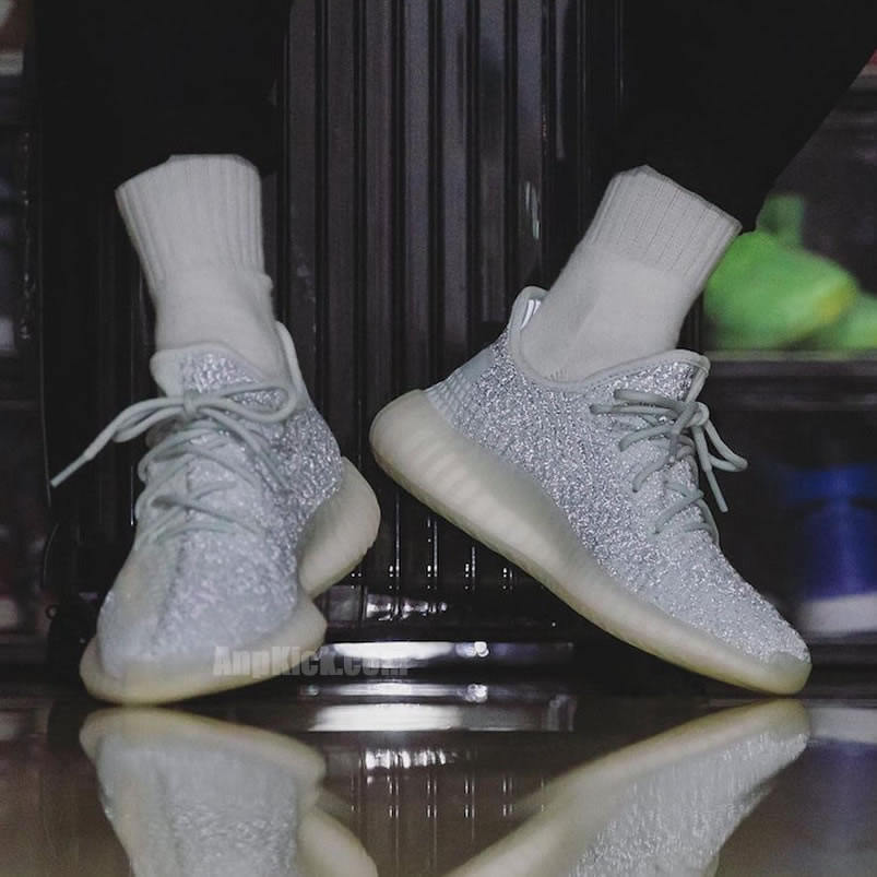 Adidas Yeezy Boost 350 V2 Cloud White On Feet Reflective Release Date Fw5317 (3) - www.newkick.org Adidas Yeezy Boost 350 V2 Cloud White On Feet Reflective Release Date Fw5317 (3) - www.newkick.org
