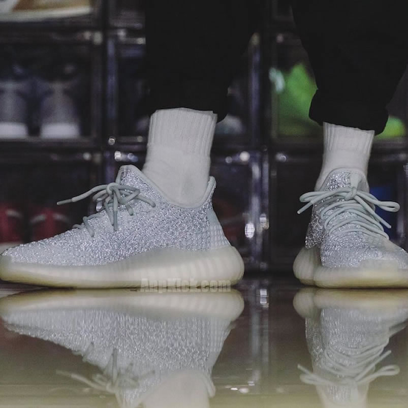 Adidas Yeezy Boost 350 V2 Cloud White On Feet Reflective Release Date Fw5317 (4) - www.newkick.org Adidas Yeezy Boost 350 V2 Cloud White On Feet Reflective Release Date Fw5317 (4) - www.newkick.org