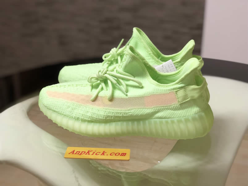 Adidas Yeezy Boost 350 V2 Gitd Glow In The Dark Spring 2019 (1) - www.newkick.org Adidas Yeezy Boost 350 V2 Gitd Glow In The Dark Spring 2019 (1) - www.newkick.org