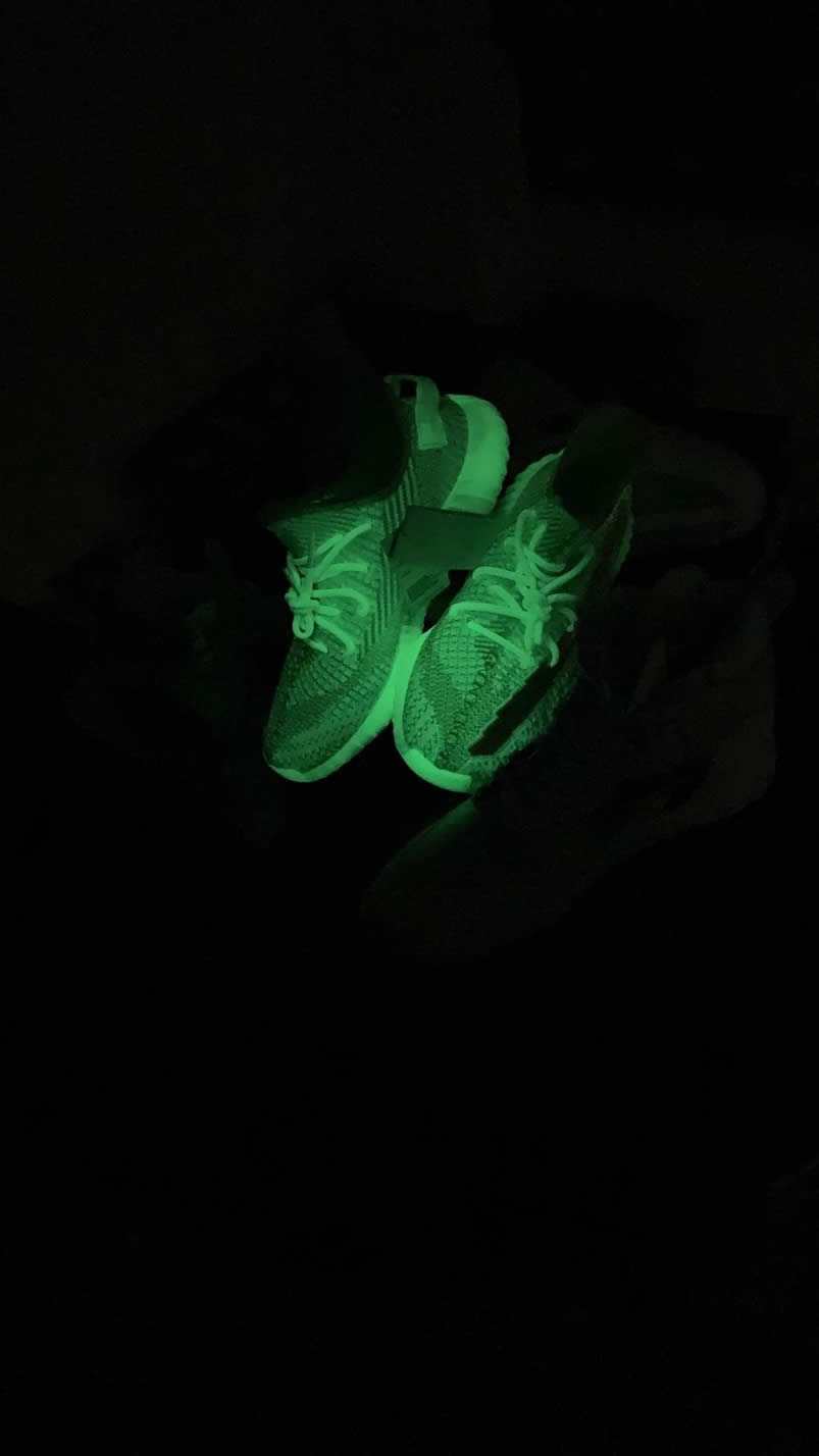 Adidas Yeezy Boost 350 V2 Gitd Glow In The Dark Spring 2019 (12) - www.newkick.org Adidas Yeezy Boost 350 V2 Gitd Glow In The Dark Spring 2019 (12) - www.newkick.org