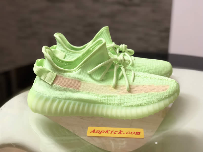 Adidas Yeezy Boost 350 V2 Gitd Glow In The Dark Spring 2019 (6) - www.newkick.org Adidas Yeezy Boost 350 V2 Gitd Glow In The Dark Spring 2019 (6) - www.newkick.org