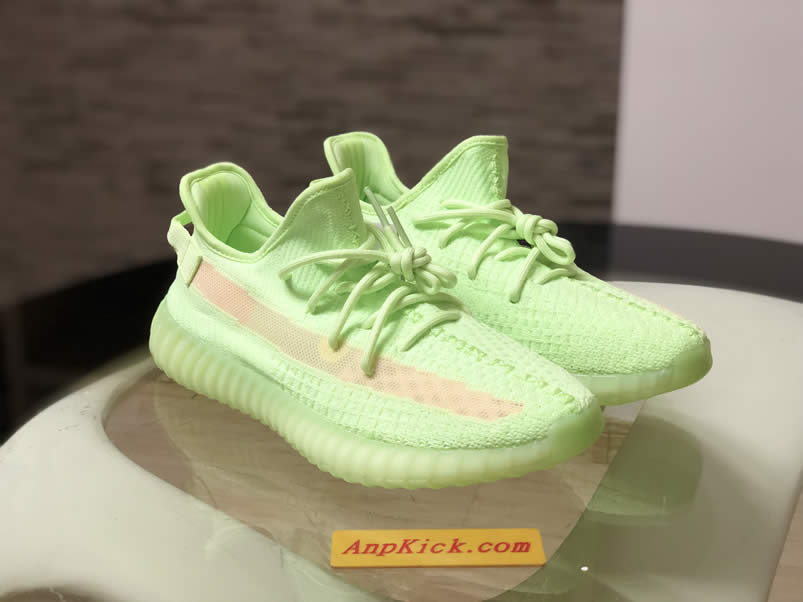 Adidas Yeezy Boost 350 V2 Gitd Glow In The Dark Spring 2019 (7) - www.newkick.org Adidas Yeezy Boost 350 V2 Gitd Glow In The Dark Spring 2019 (7) - www.newkick.org