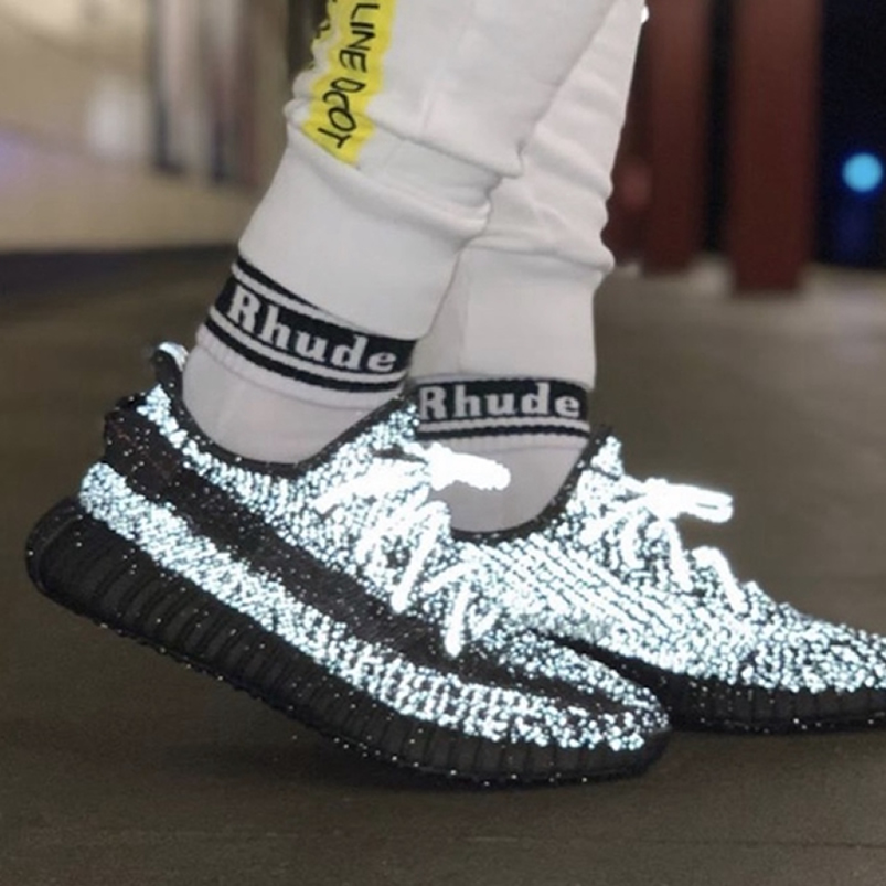 Adidas Yeezy Boost 350 V2 Static 3m Black Reflective Fu9007 On Feet (1) - www.newkick.org Adidas Yeezy Boost 350 V2 Static 3m Black Reflective Fu9007 On Feet (1) - www.newkick.org