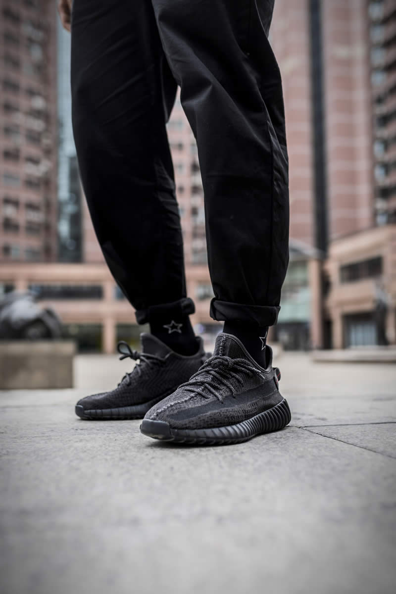 Adidas Yeezy Boost 350 V2 Black None Refective On Feet Fu9013 (1) - www.newkick.org Adidas Yeezy Boost 350 V2 Black None Refective On Feet Fu9013 (1) - www.newkick.org
