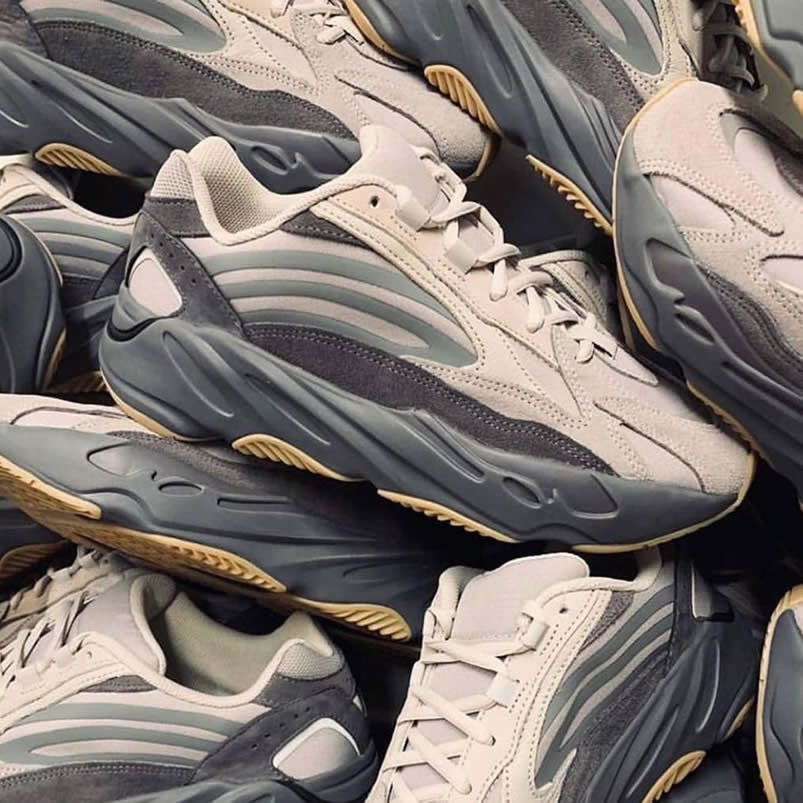 Adidas Yeezy Boost 700 V2 Tephra On Feet Outfit Style Fu7914 (7) - www.newkick.vip Adidas Yeezy Boost 700 V2 Tephra On Feet Outfit Style Fu7914 (7) - www.newkick.vip