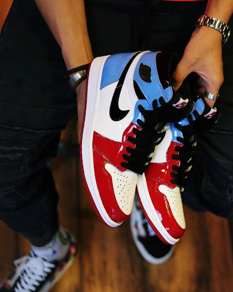 Air Jordan 1 High Og Fearless Mens Womens In Hand Release Date Ck5666 100 (3) - www.newkick.org Air Jordan 1 High Og Fearless Mens Womens In Hand Release Date Ck5666 100 (3) - www.newkick.org