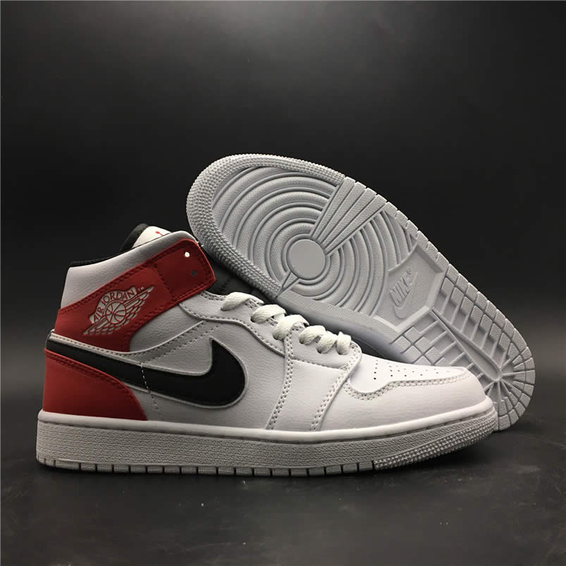 Air Jordan 1 Mid Gives The Bulls Aj1 White Red 554724 116 (4) - www.newkick.vip Air Jordan 1 Mid Gives The Bulls Aj1 White Red 554724 116 (4) - www.newkick.vip