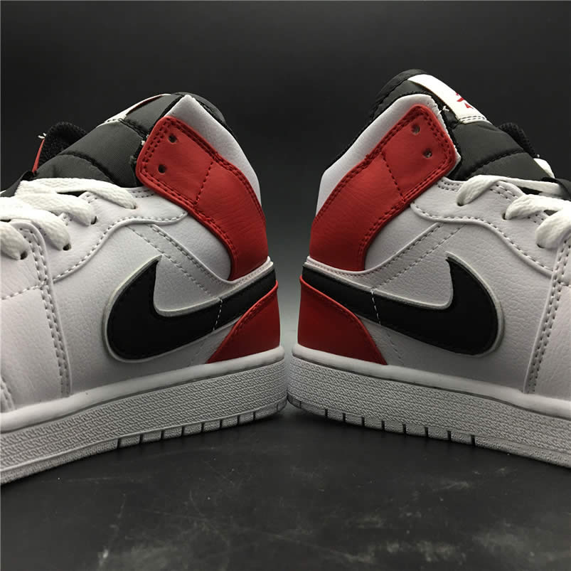 Air Jordan 1 Mid Gives The Bulls Aj1 White Red 554724 116 (5) - www.newkick.vip Air Jordan 1 Mid Gives The Bulls Aj1 White Red 554724 116 (5) - www.newkick.vip
