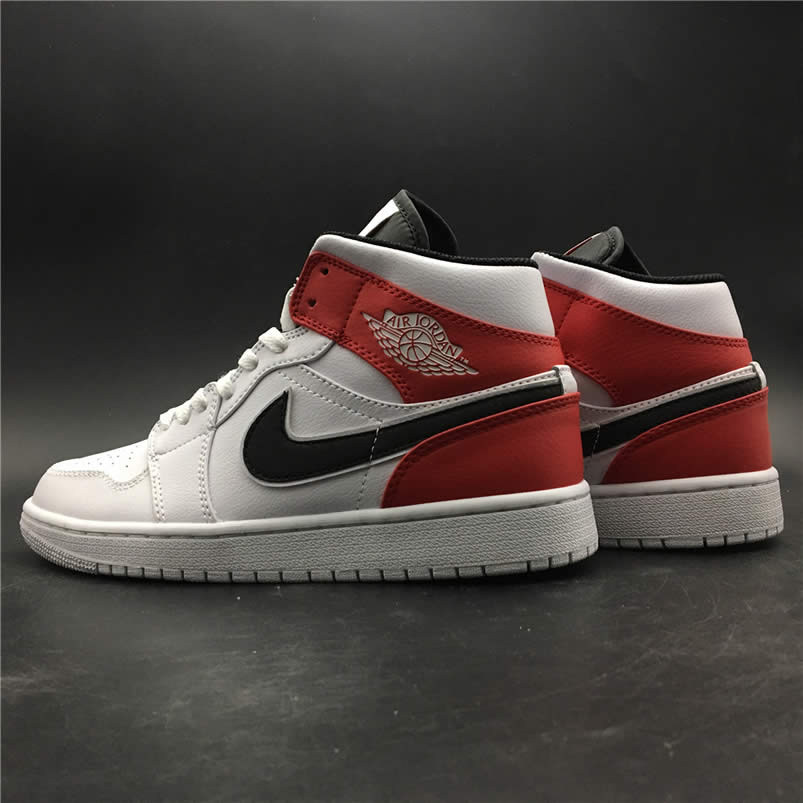 Air Jordan 1 Mid Gives The Bulls Aj1 White Red 554724 116 (7) - www.newkick.vip Air Jordan 1 Mid Gives The Bulls Aj1 White Red 554724 116 (7) - www.newkick.vip