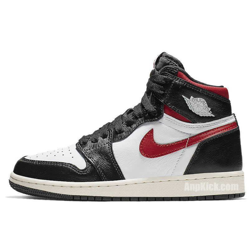 Air Jordan 1 Retro High Og Gym Red Black White 555088 061 (1) - www.newkick.org Air Jordan 1 Retro High Og Gym Red Black White 555088 061 (1) - www.newkick.org