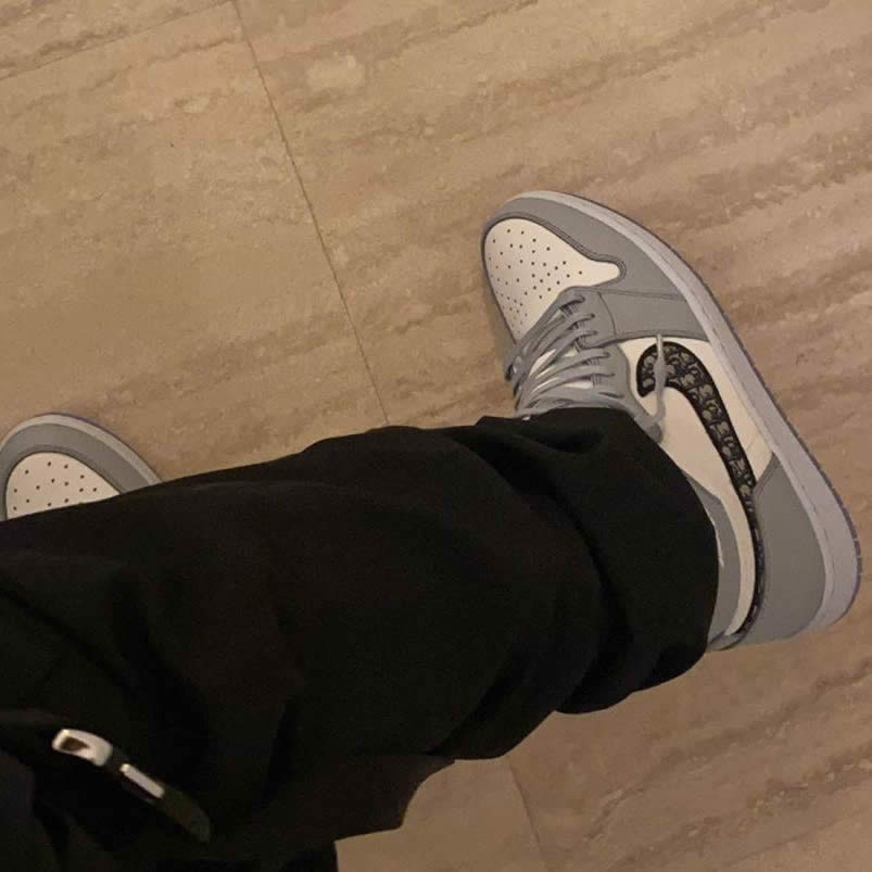 Dior Air Jordan 1 High Og Price Aj1 On Feet Release Date (3) - www.newkick.org
