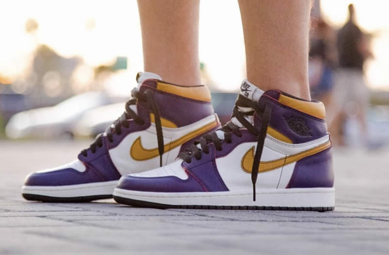 Nike Sb Air Jordan 1 Lakers Chicago Court Purple On Feet Cd6578 507 (2) - www.newkick.org Nike Sb Air Jordan 1 Lakers Chicago Court Purple On Feet Cd6578 507 (2) - www.newkick.org