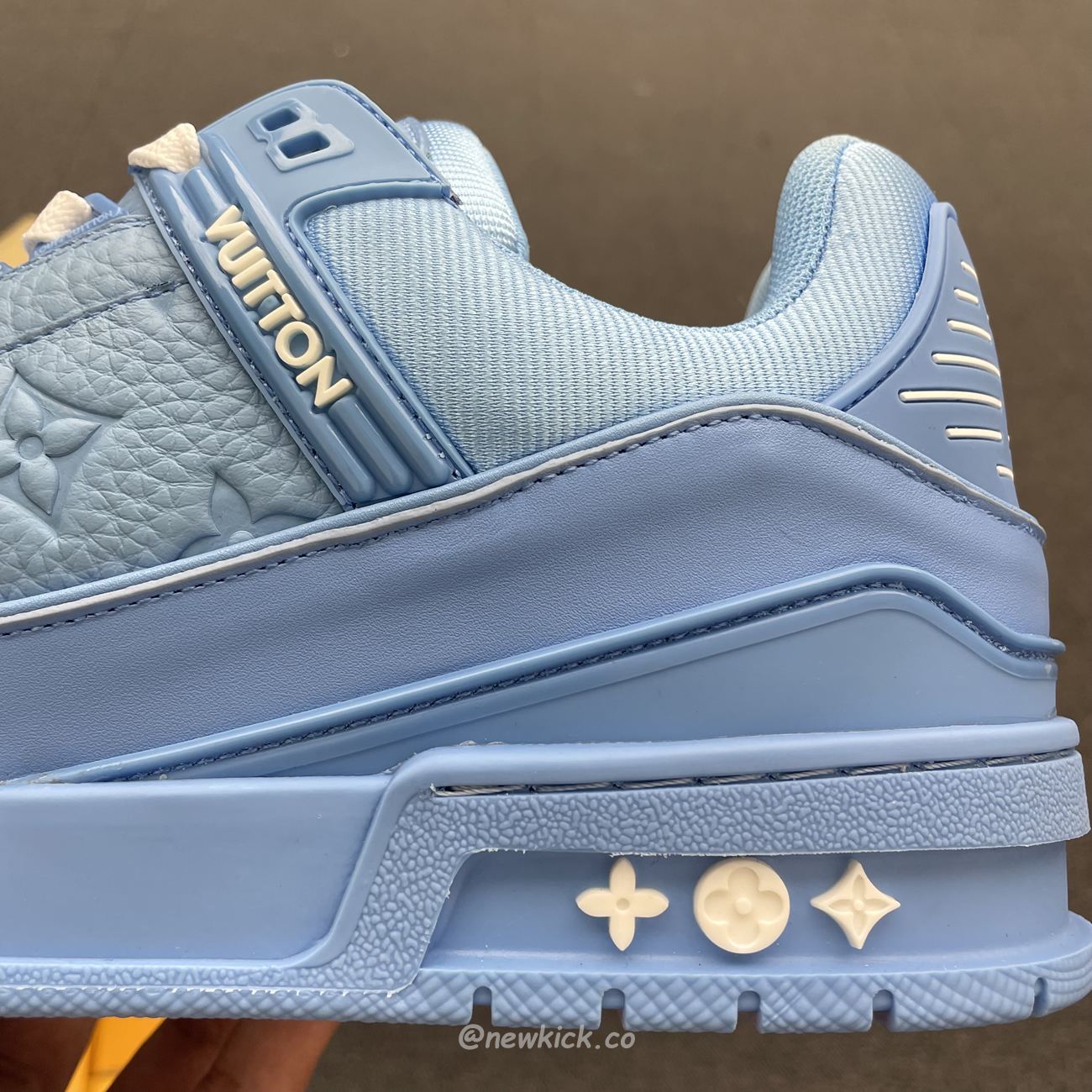 Louis Vuitton Trainer Blue Embossed Monogram (9) - www.newkick.org