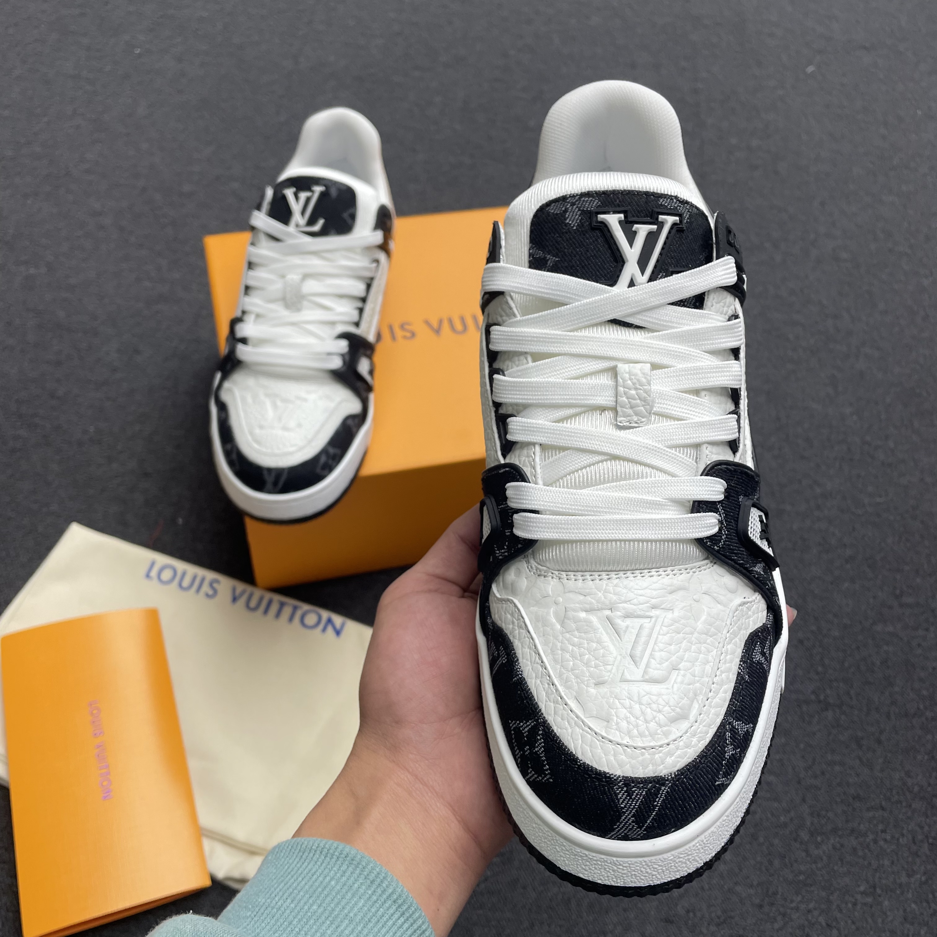 Louis Vuitton Lv Trainer White Black White 1a9jgb (2) - www.newkick.org