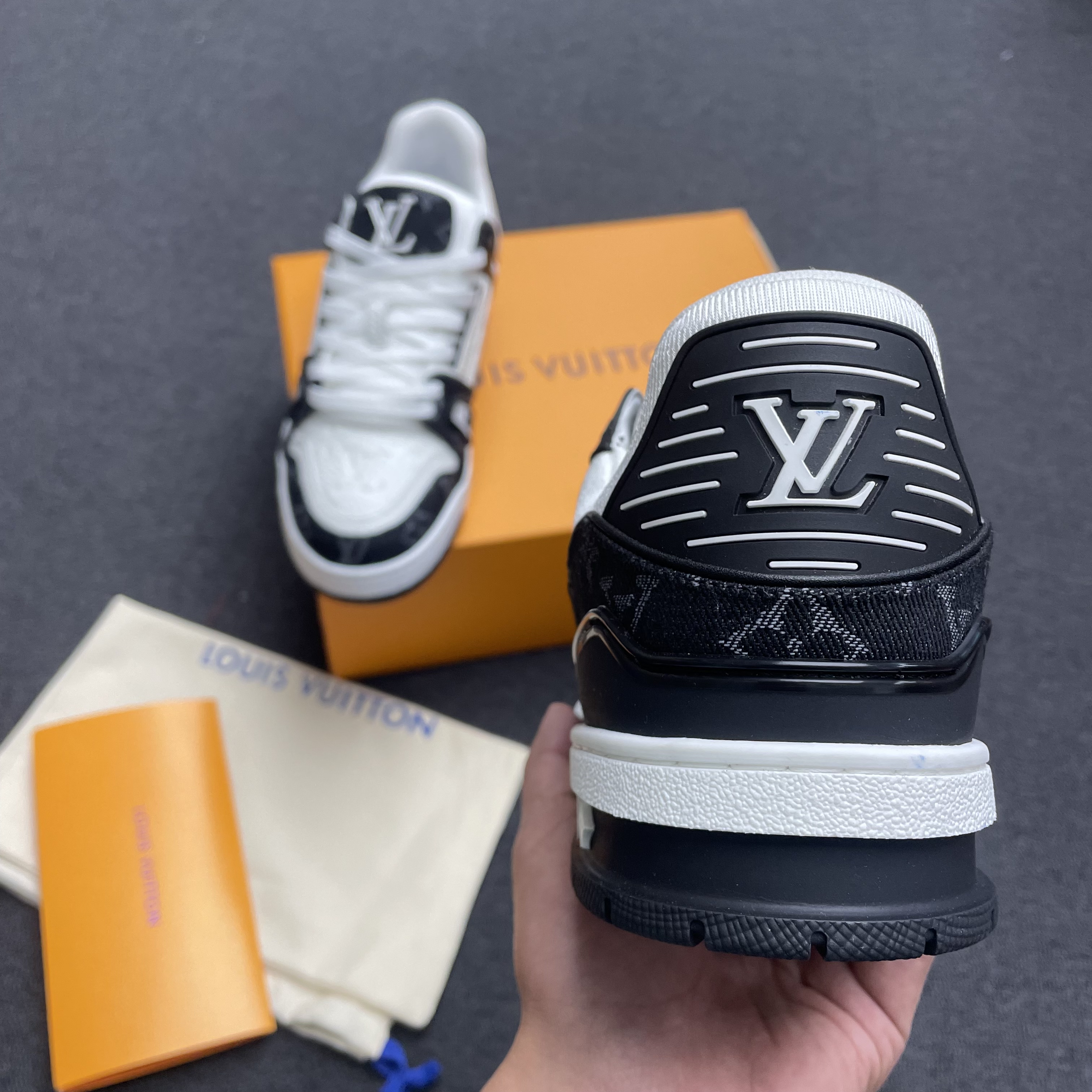 Louis Vuitton Lv Trainer White Black White 1a9jgb (3) - www.newkick.org