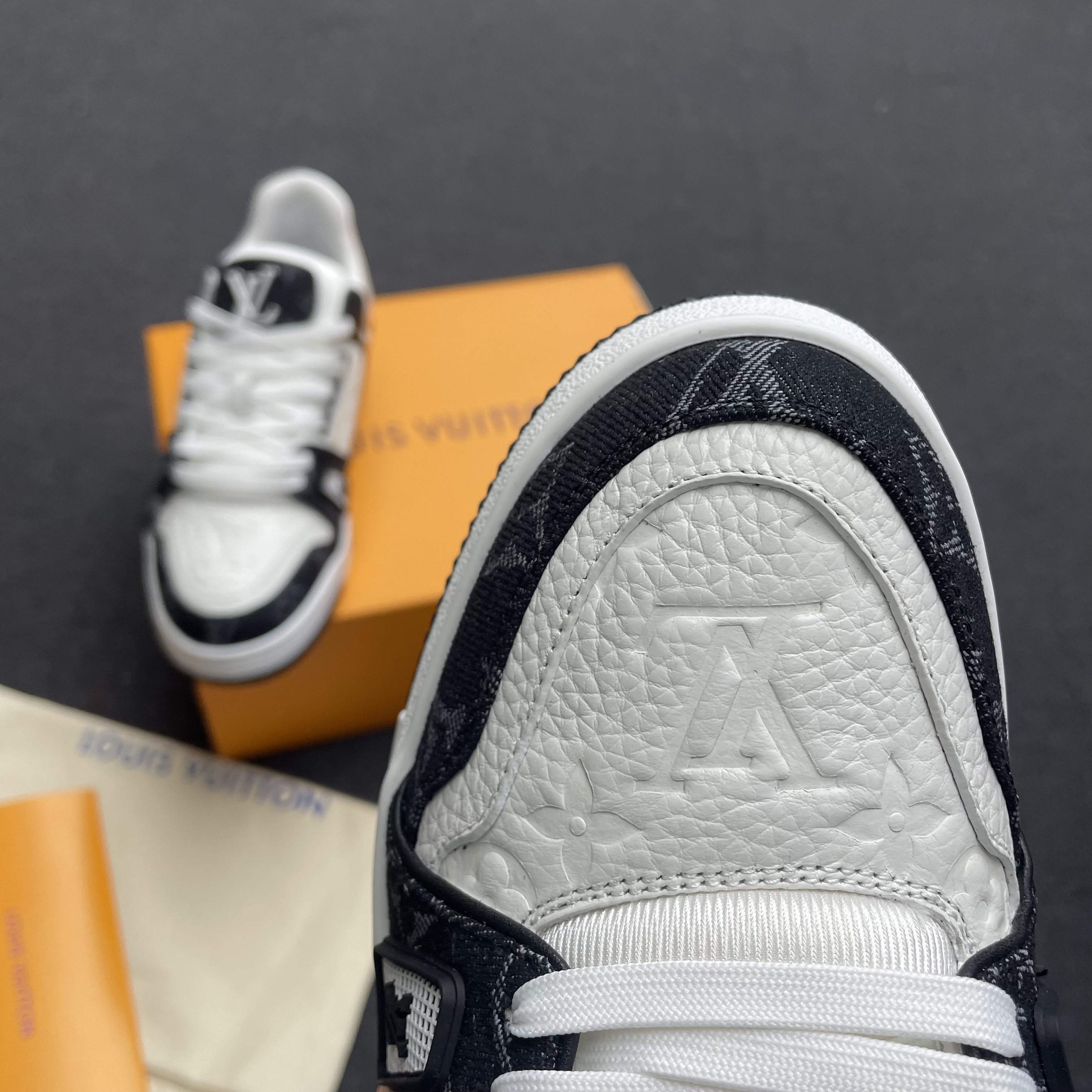 Louis Vuitton Lv Trainer White Black White 1a9jgb (4) - www.newkick.org
