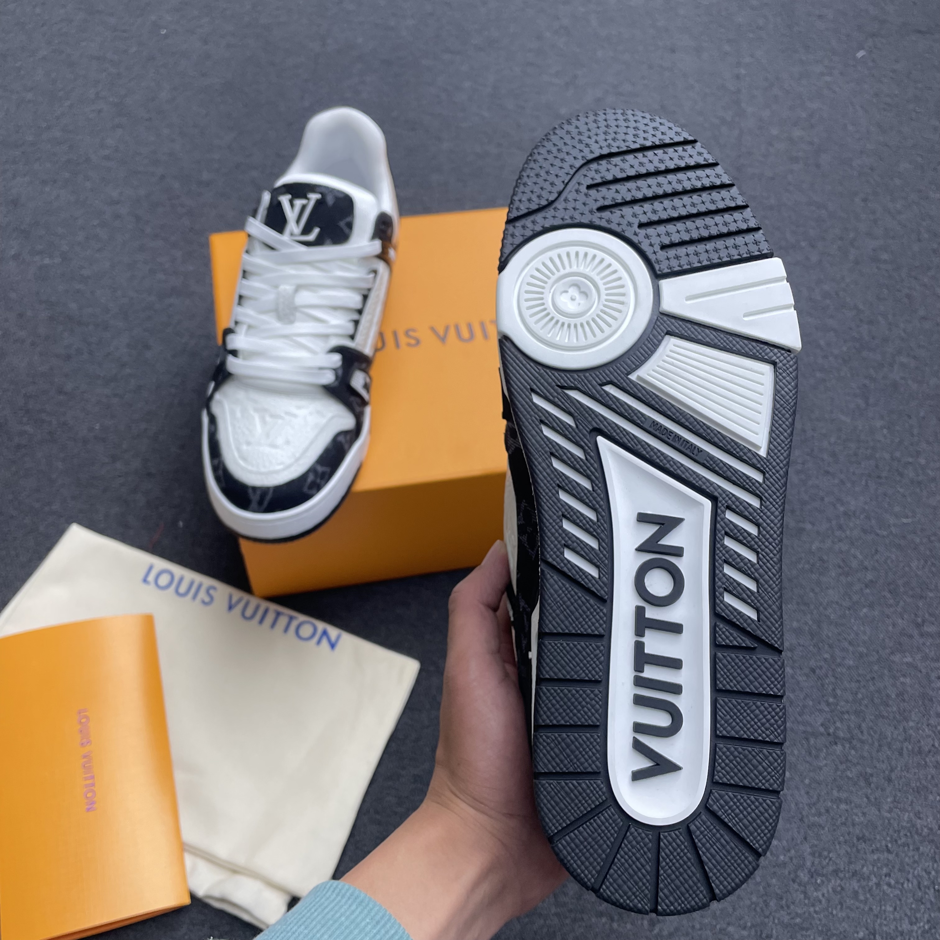 Louis Vuitton Lv Trainer White Black White 1a9jgb (8) - www.newkick.org
