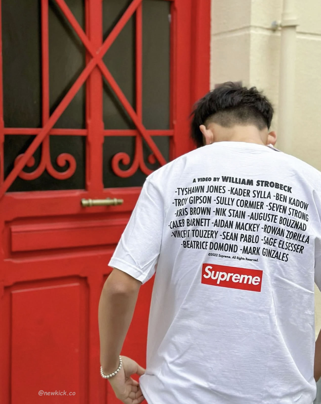 Supreme 22fw Play Dead Tee (5) - www.newkick.org Supreme 22fw Play Dead Tee (5) - www.newkick.org