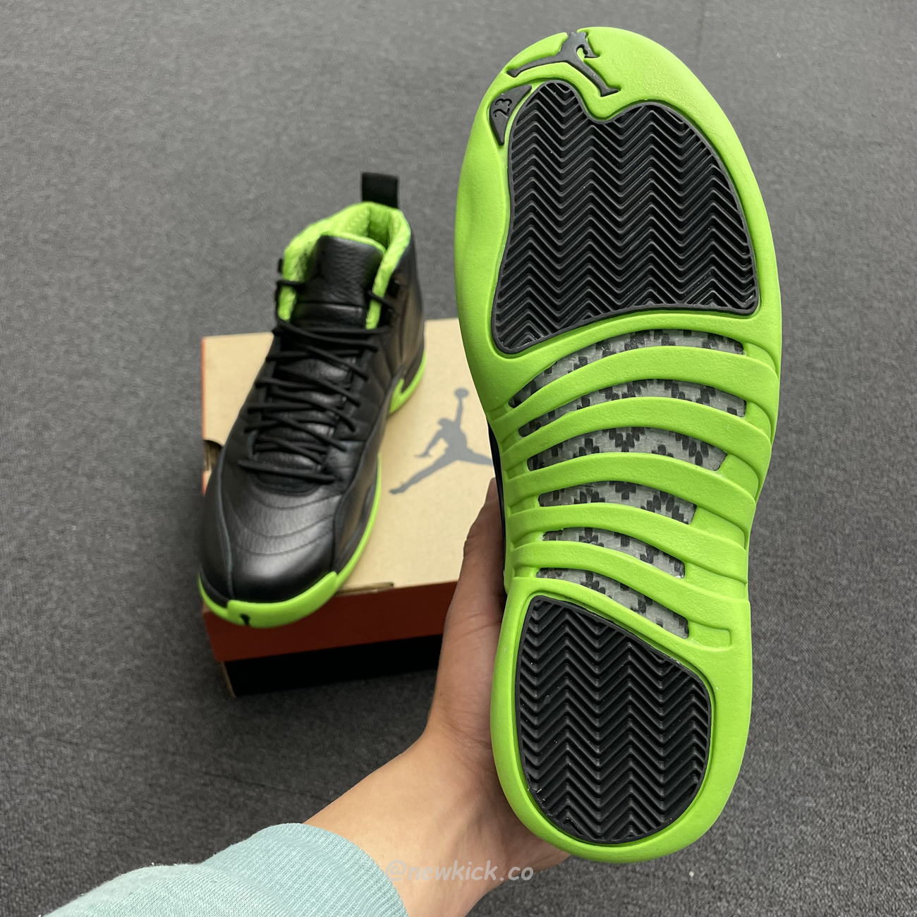 Air Jordan 12 Retro Black Green 280days Of Flight (8) - www.newkick.org