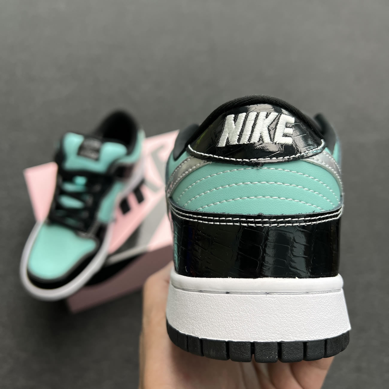 Nike Sb Dunk Low Diamond Supply Co. Aqua Blue 304292 402 (9) - www.newkick.org