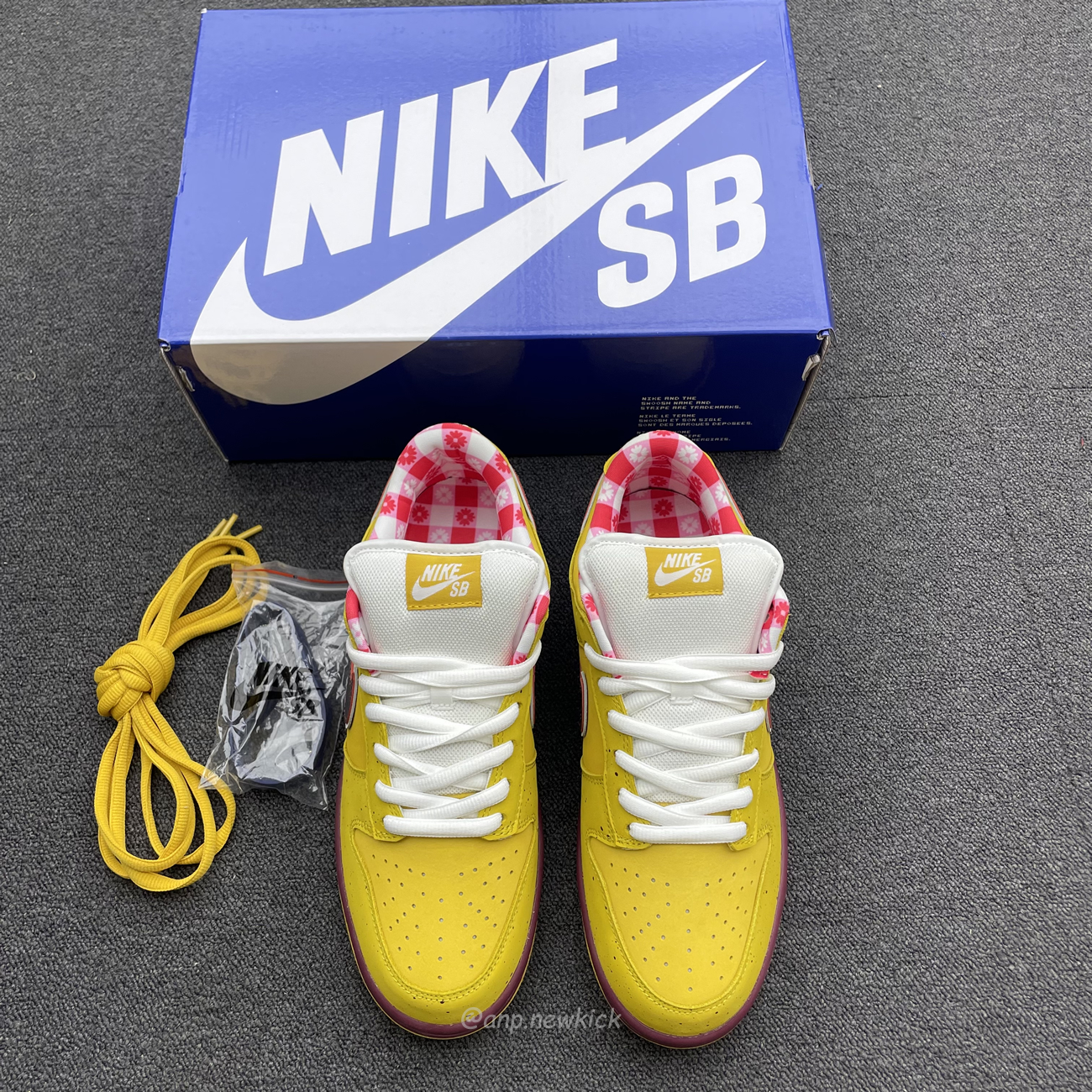 Nike Sb Dunk Low Yellow Lobster 313170 137566 (3) - www.newkick.org Nike Sb Dunk Low Yellow Lobster 313170 137566 (3) - www.newkick.org