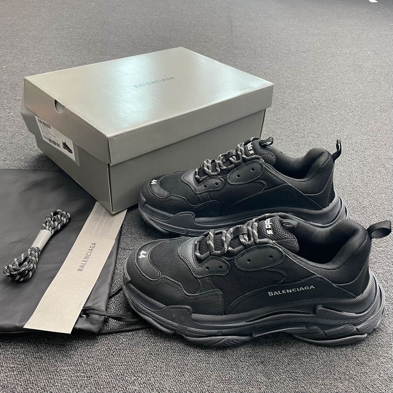 Balenciaga Triple S Triple Black 2018 Reissue Pre Distressed 512176 W09o1 1000 (6) - www.newkick.org