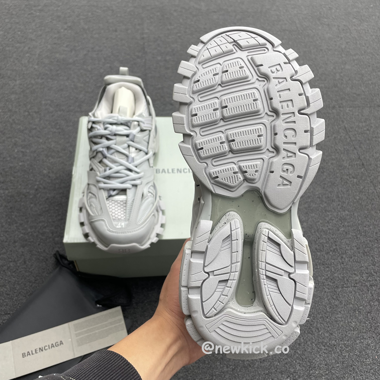 Balenciaga Track Light Grey W 542436w2la11203 (12) - www.newkick.org Balenciaga Track Light Grey W 542436w2la11203 (12) - www.newkick.org