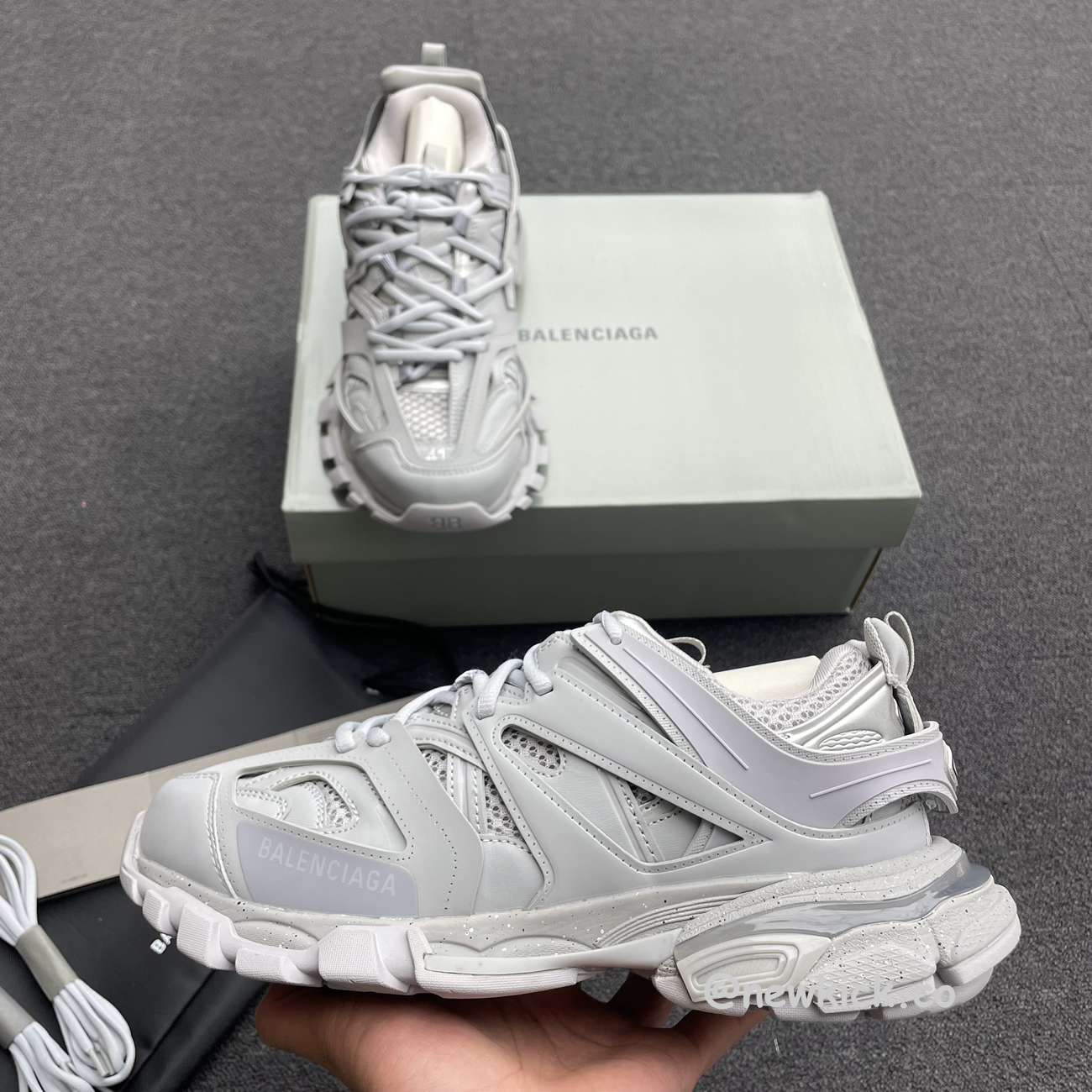 Balenciaga Track Light Grey W 542436w2la11203 (2) - www.newkick.org Balenciaga Track Light Grey W 542436w2la11203 (2) - www.newkick.org