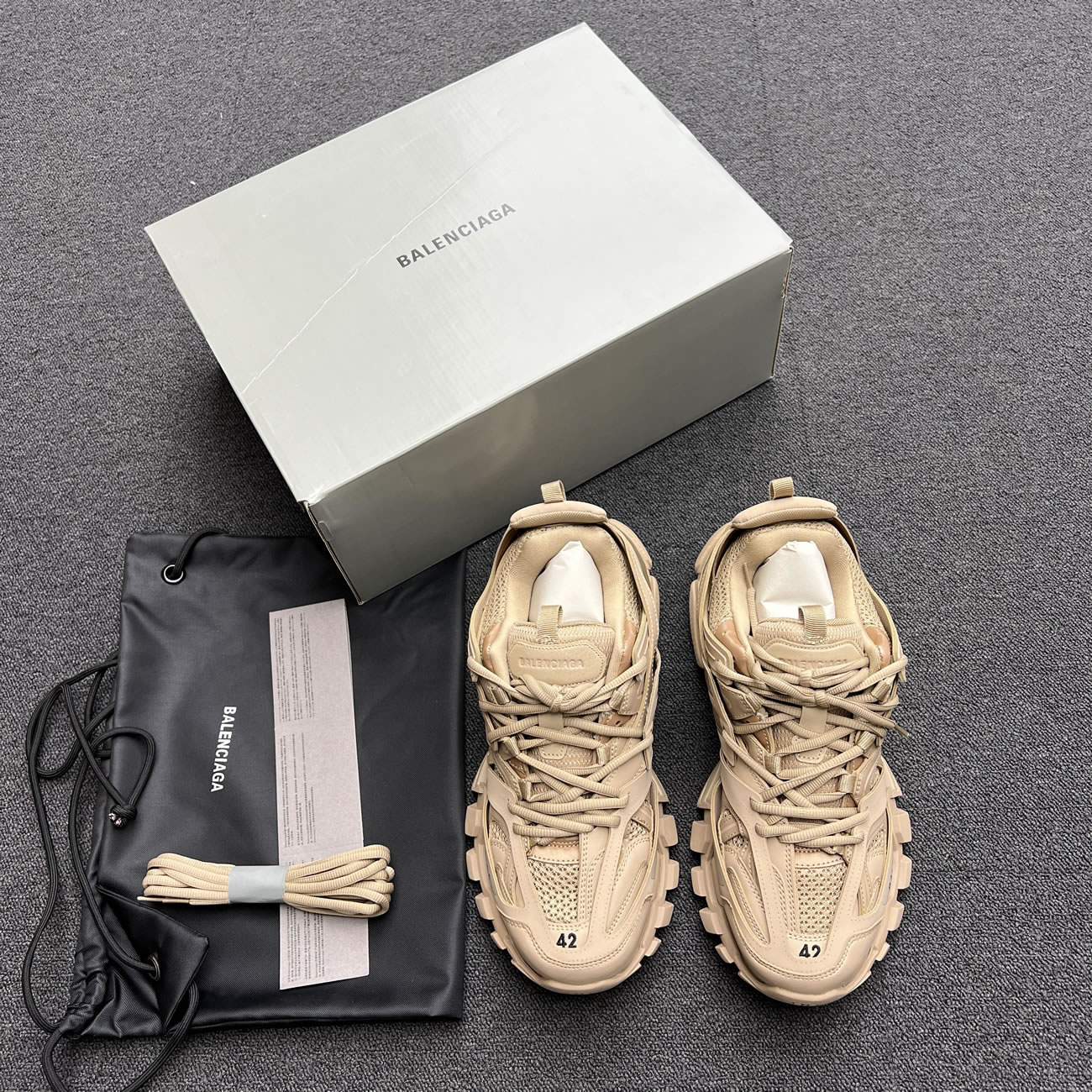 Balenciaga Track Beige W 542436w2la19870 (2) - www.newkick.org Balenciaga Track Beige W 542436w2la19870 (2) - www.newkick.org