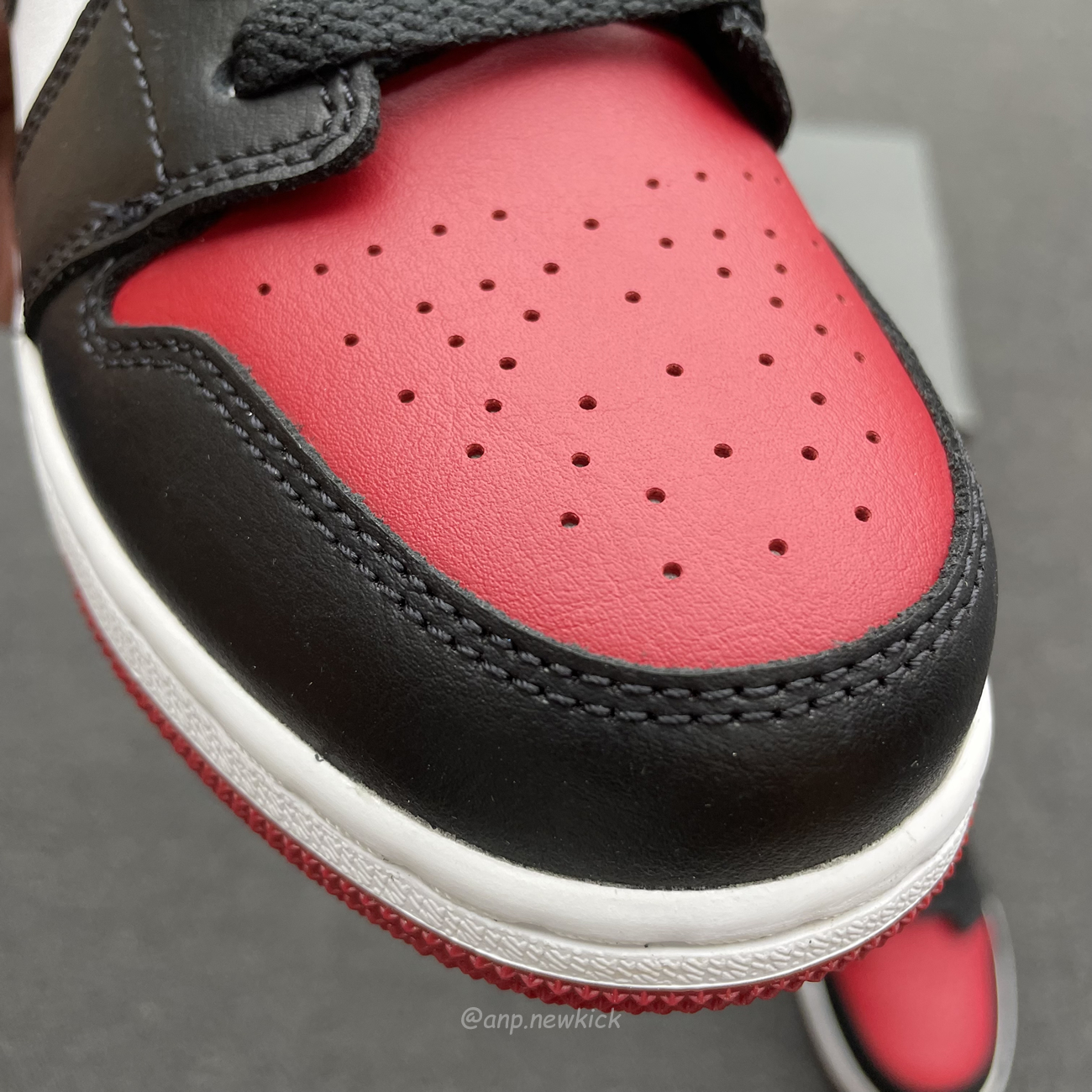 Air Jordan 1 Low Bred Toe Gs 553560 612 (2) - www.newkick.org Air Jordan 1 Low Bred Toe Gs 553560 612 (2) - www.newkick.org