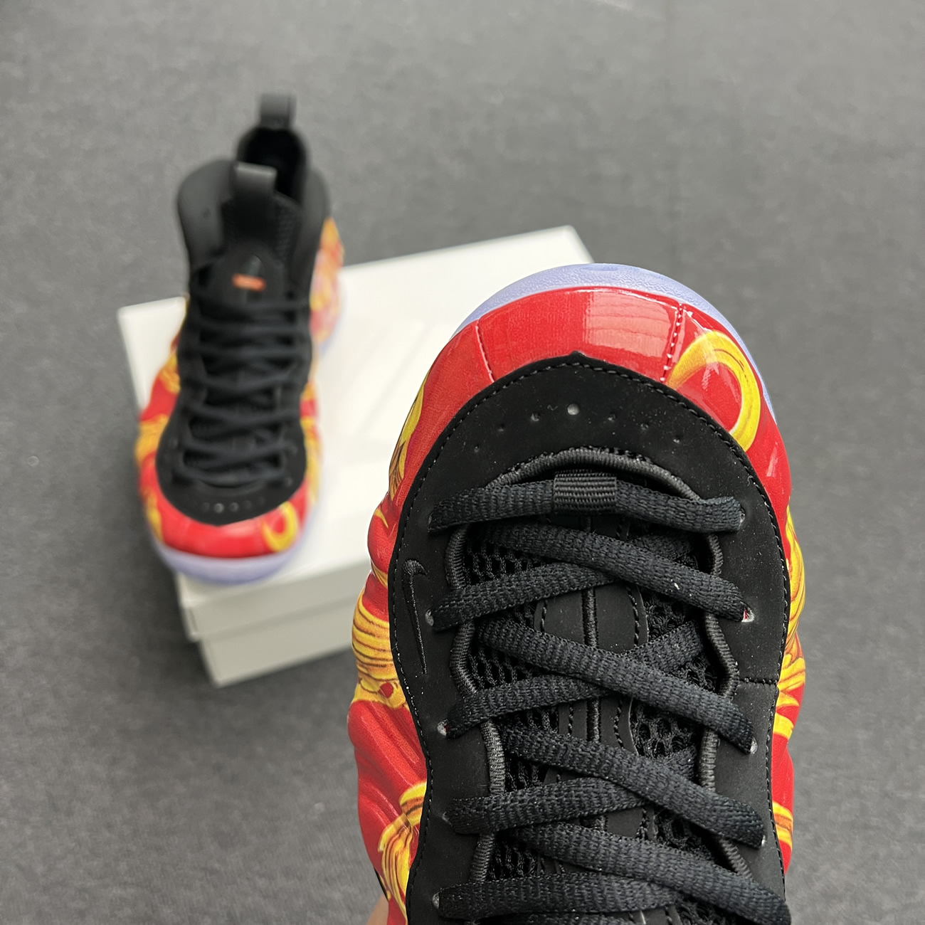 Nike Air Foamposite One Supreme Black Red 652792 001 600 (11) - www.newkick.org Nike Air Foamposite One Supreme Black Red 652792 001 600 (11) - www.newkick.org