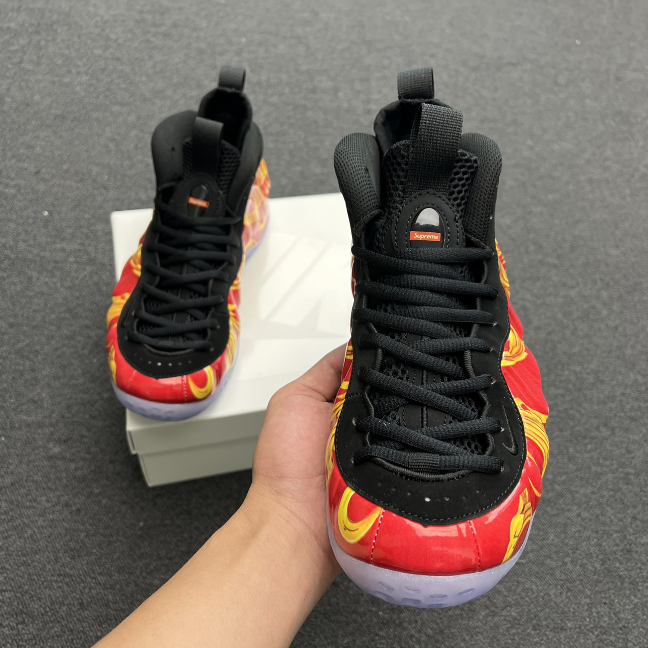 Nike Air Foamposite One Supreme Black Red 652792 001 600 (18) - www.newkick.org Nike Air Foamposite One Supreme Black Red 652792 001 600 (18) - www.newkick.org