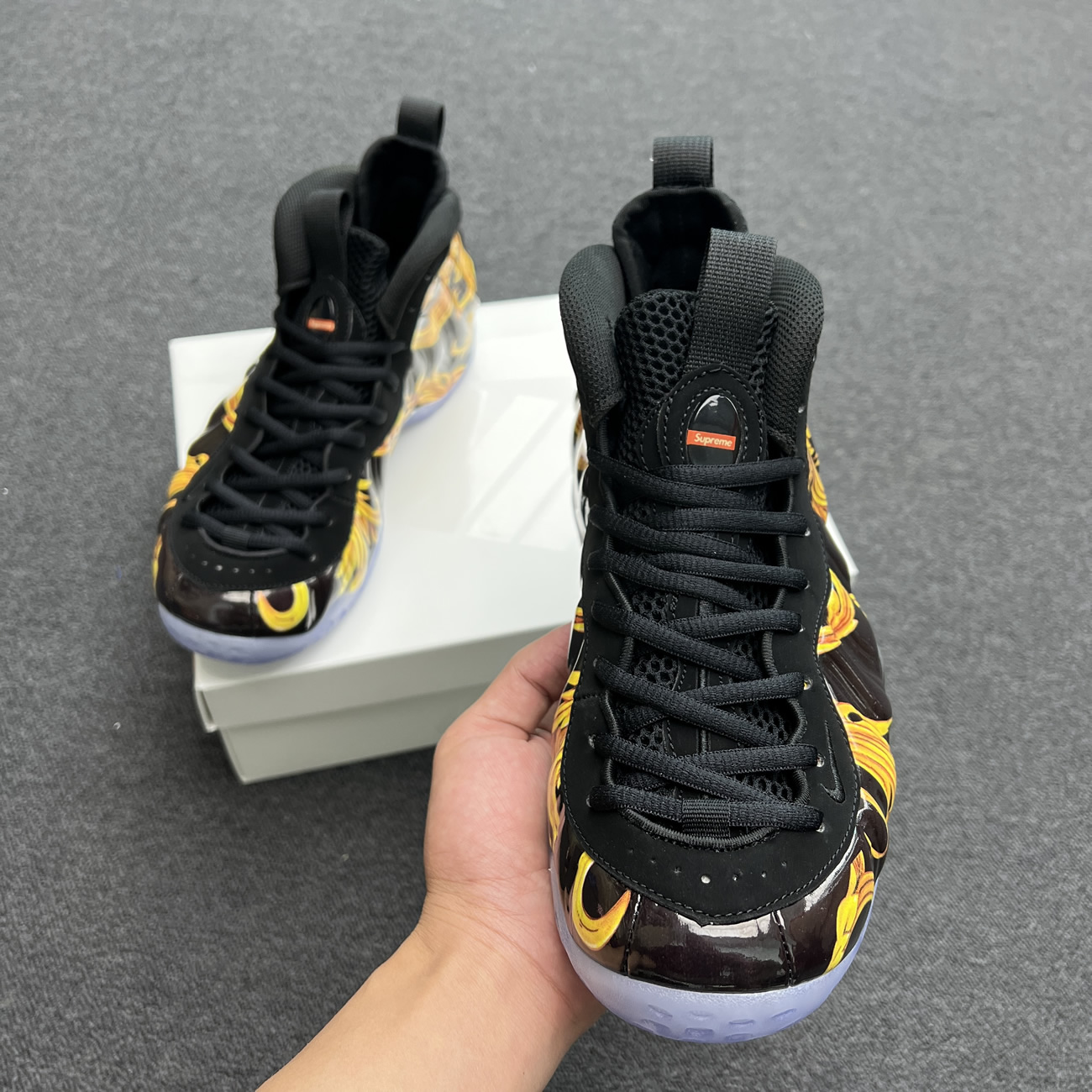 Nike Air Foamposite One Supreme Black Red 652792 001 600 (6) - www.newkick.org Nike Air Foamposite One Supreme Black Red 652792 001 600 (6) - www.newkick.org
