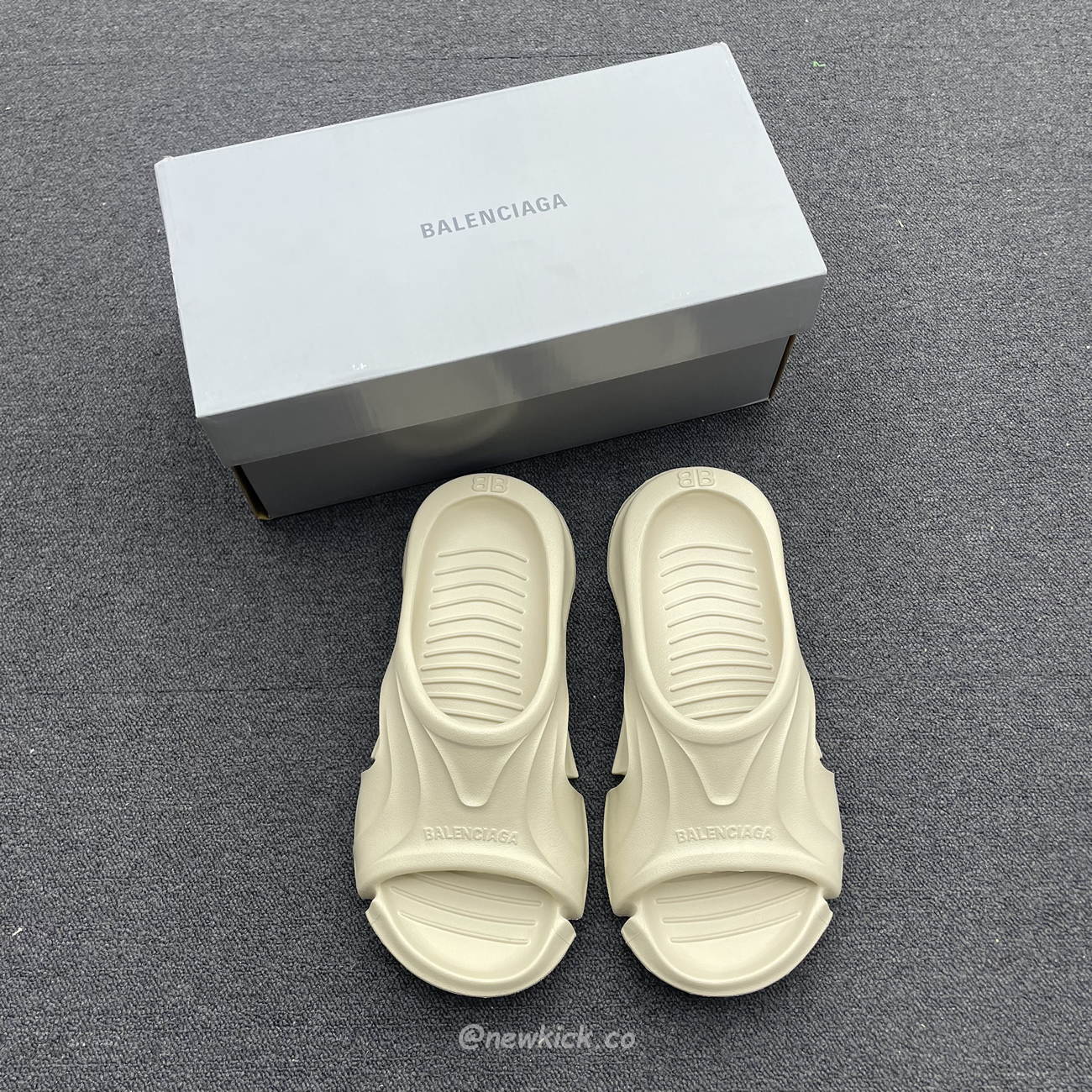 Balenciaga Mold Slide Sandal Black Beige 653874w3ce21000 (11) - www.newkick.vip Balenciaga Mold Slide Sandal Black Beige 653874w3ce21000 (11) - www.newkick.vip
