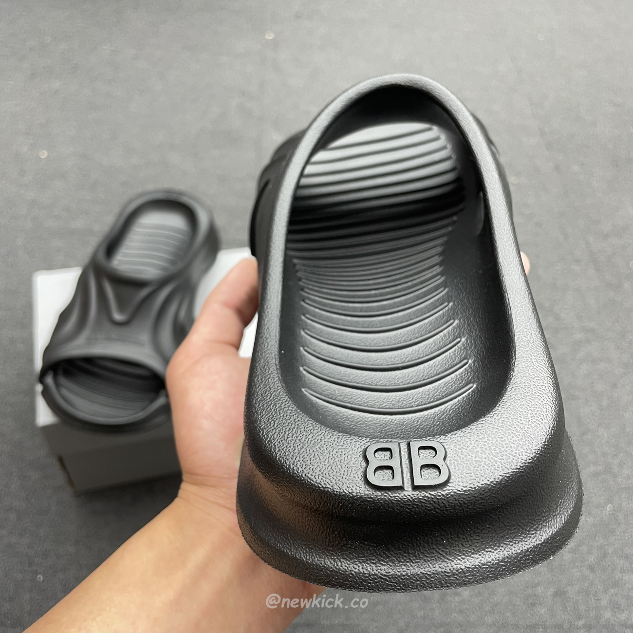 Balenciaga Mold Slide Sandal Black Beige 653874w3ce21000 (18) - www.newkick.vip Balenciaga Mold Slide Sandal Black Beige 653874w3ce21000 (18) - www.newkick.vip