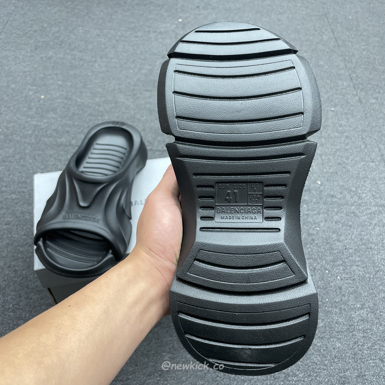 Balenciaga Mold Slide Sandal Black Beige 653874w3ce21000 (2) - www.newkick.vip Balenciaga Mold Slide Sandal Black Beige 653874w3ce21000 (2) - www.newkick.vip