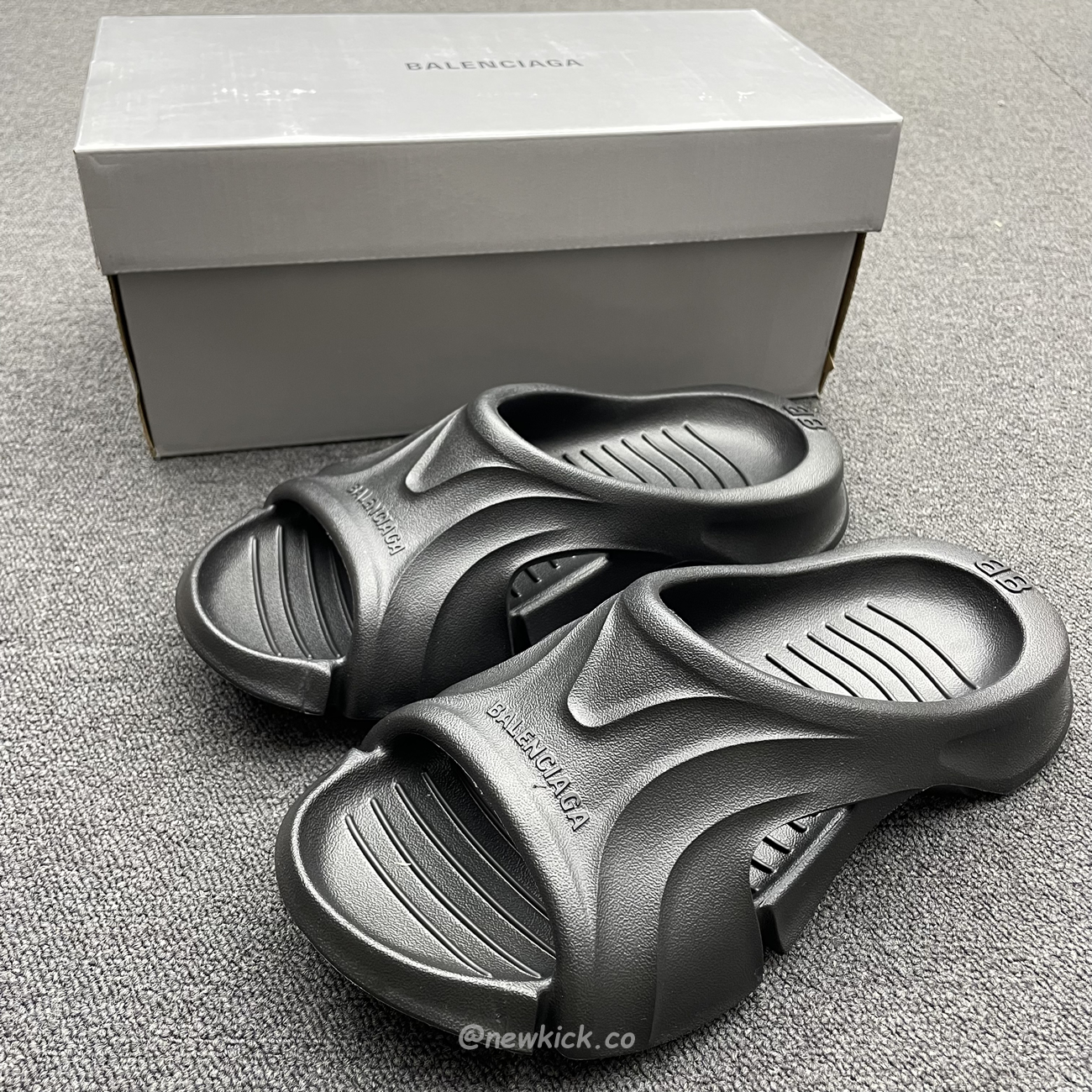 Balenciaga Mold Slide Sandal Black Beige 653874w3ce21000 (6) - www.newkick.vip Balenciaga Mold Slide Sandal Black Beige 653874w3ce21000 (6) - www.newkick.vip