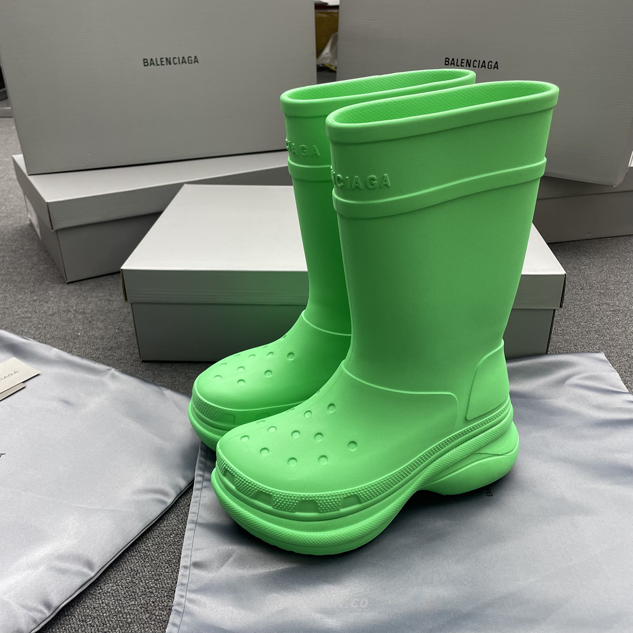 Balenciaga X Crocs Boot Black White Green Bright Pink Beige Rubber 677388w1s8e1000 (12) - www.newkick.vip Balenciaga X Crocs Boot Black White Green Bright Pink Beige Rubber 677388w1s8e1000 (12) - www.newkick.vip