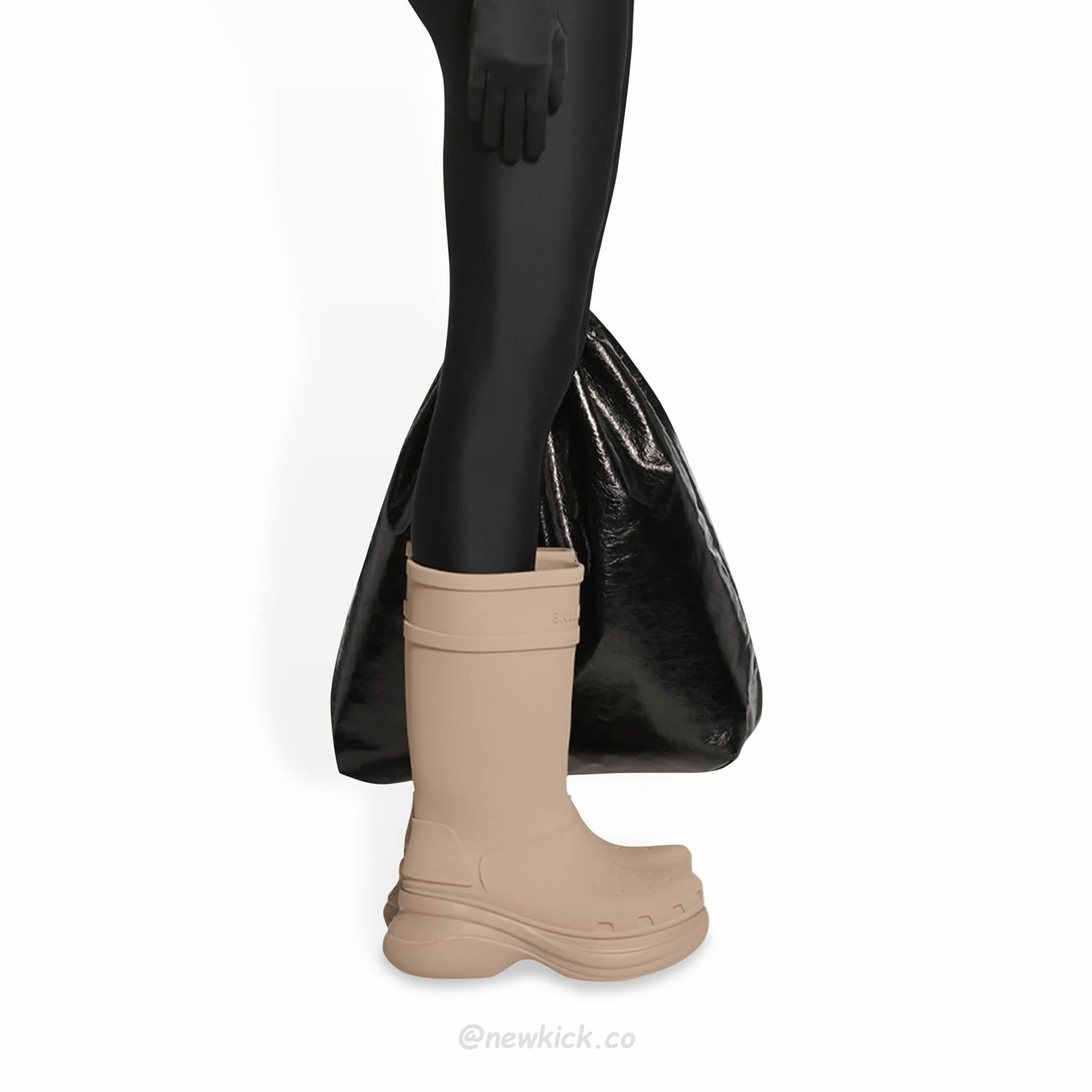 Balenciaga X Crocs Boot Black White Green Bright Pink Beige Rubber 677388w1s8e1000 (37) - www.newkick.vip Balenciaga X Crocs Boot Black White Green Bright Pink Beige Rubber 677388w1s8e1000 (37) - www.newkick.vip