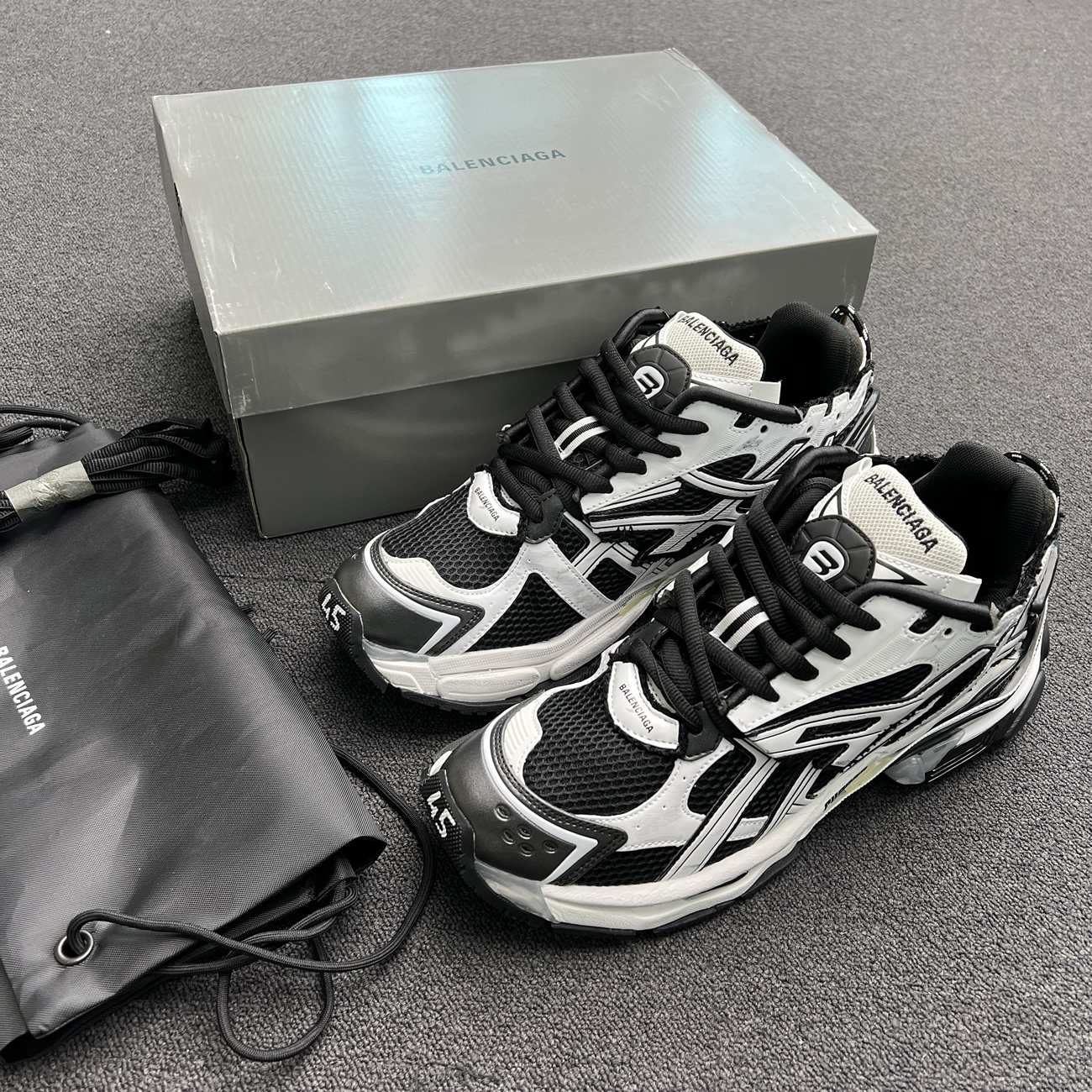 Balenciaga Runner White Black White 677403w3rb29010 (10) - www.newkick.org Balenciaga Runner White Black White 677403w3rb29010 (10) - www.newkick.org