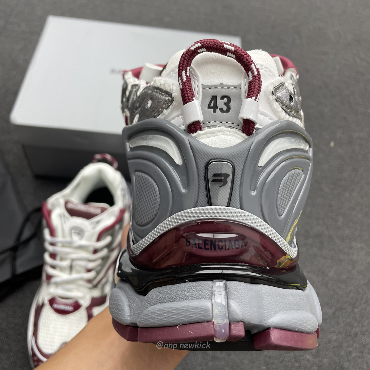 Balenciaga Runner Burgundy 677403w3rb3 (13) - www.newkick.org Balenciaga Runner Burgundy 677403w3rb3 (13) - www.newkick.org