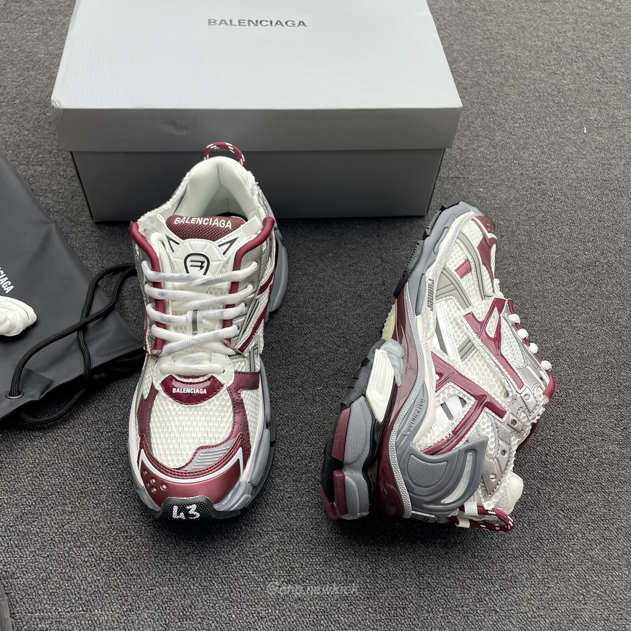 Balenciaga Runner Burgundy 677403w3rb3 (15) - www.newkick.org Balenciaga Runner Burgundy 677403w3rb3 (15) - www.newkick.org