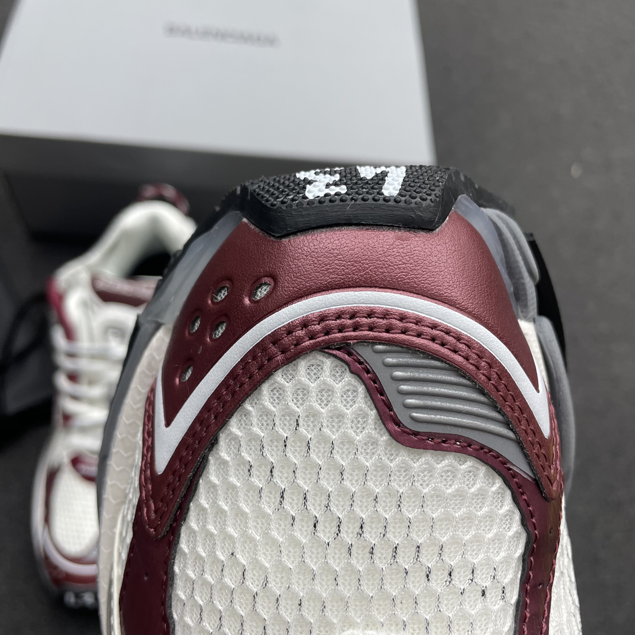 Balenciaga Runner Burgundy 677403w3rb3 (7) - www.newkick.org Balenciaga Runner Burgundy 677403w3rb3 (7) - www.newkick.org